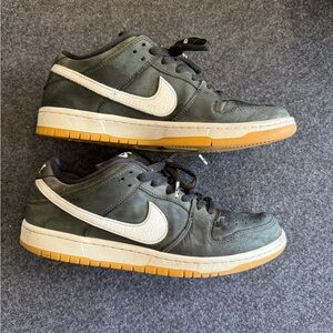 Nike SB Dunk Low Pro in black gum